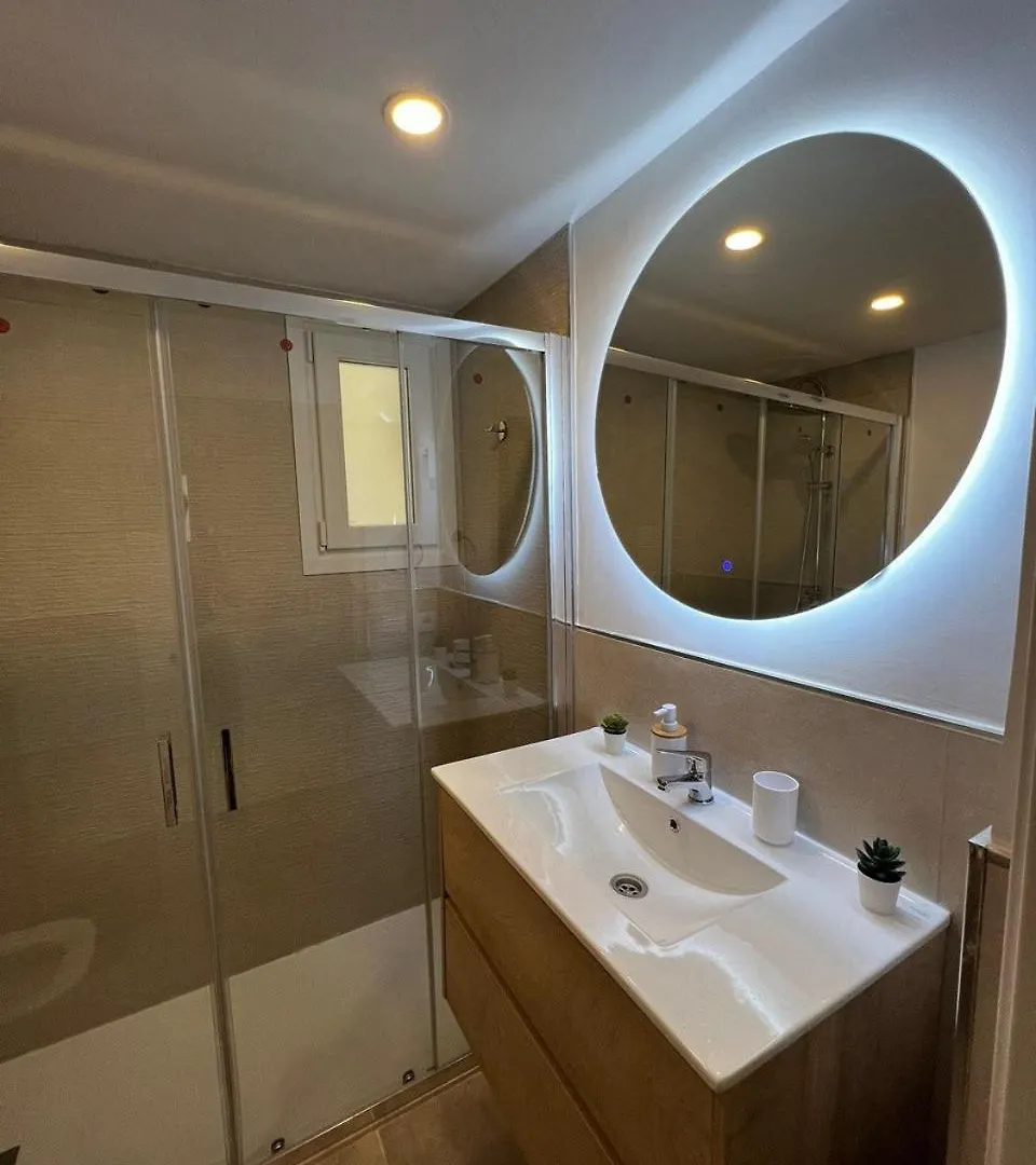 Holidays2Malaga Train Station Area Apartment