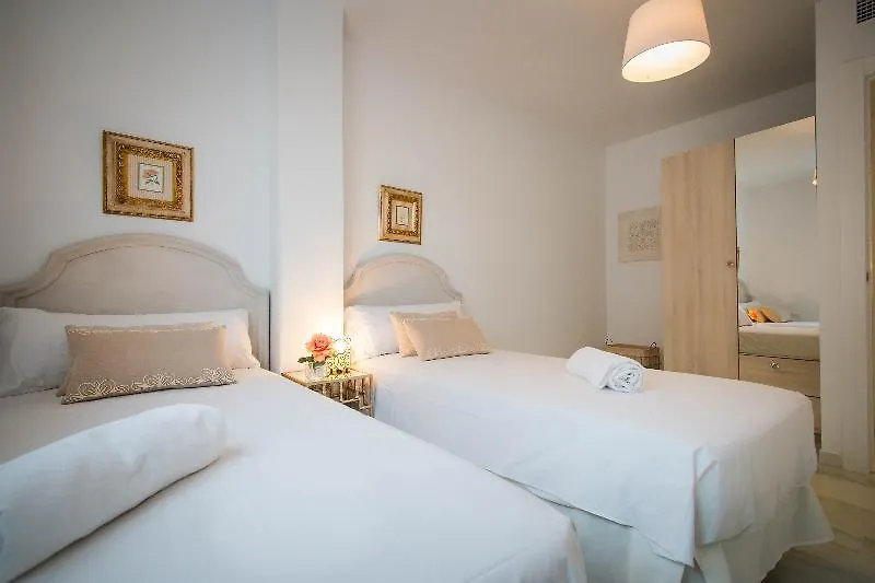 Holidays2Malaga Train Station Area Apartment