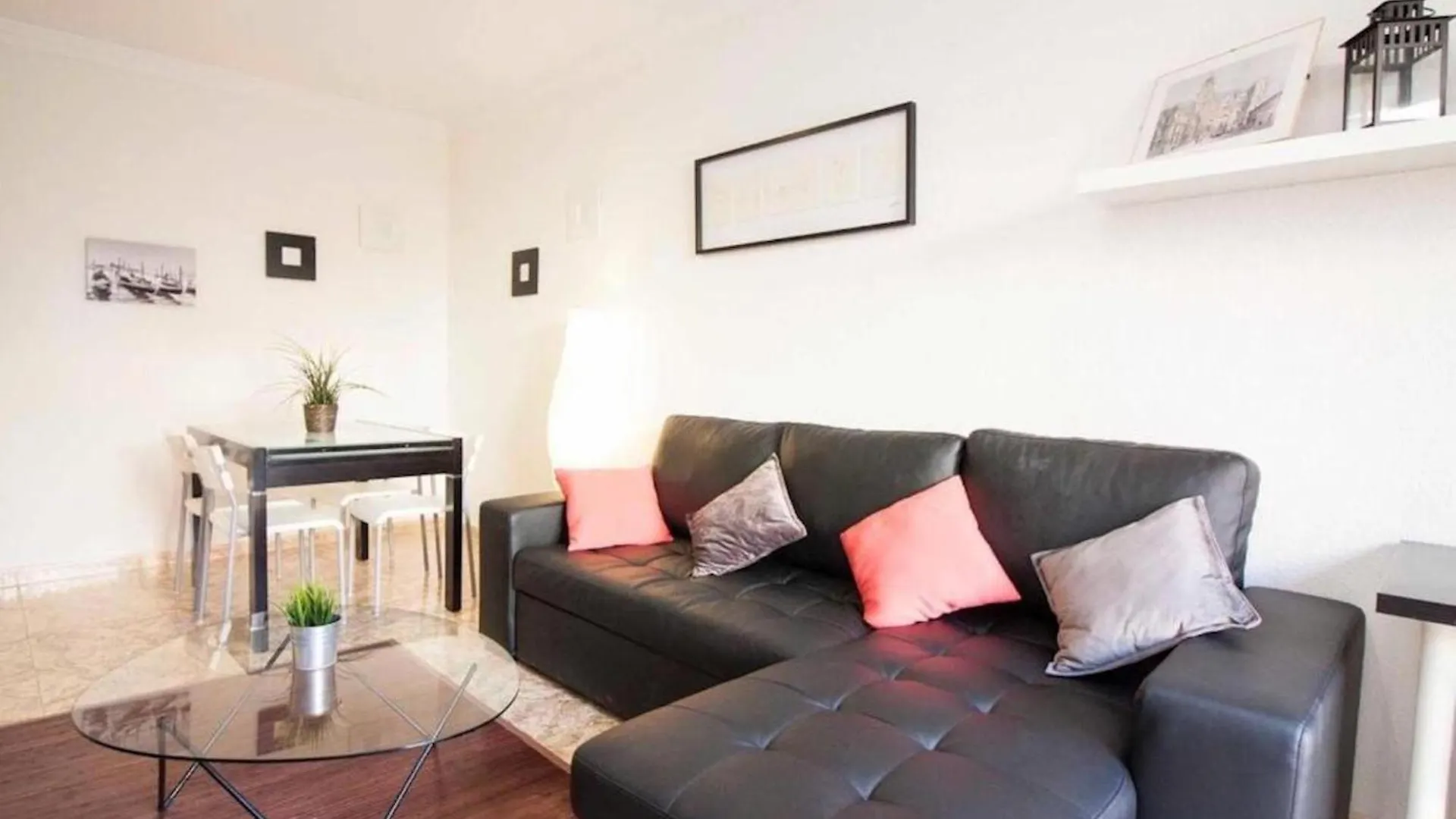Apartment Holidays2Malaga Train Station Area